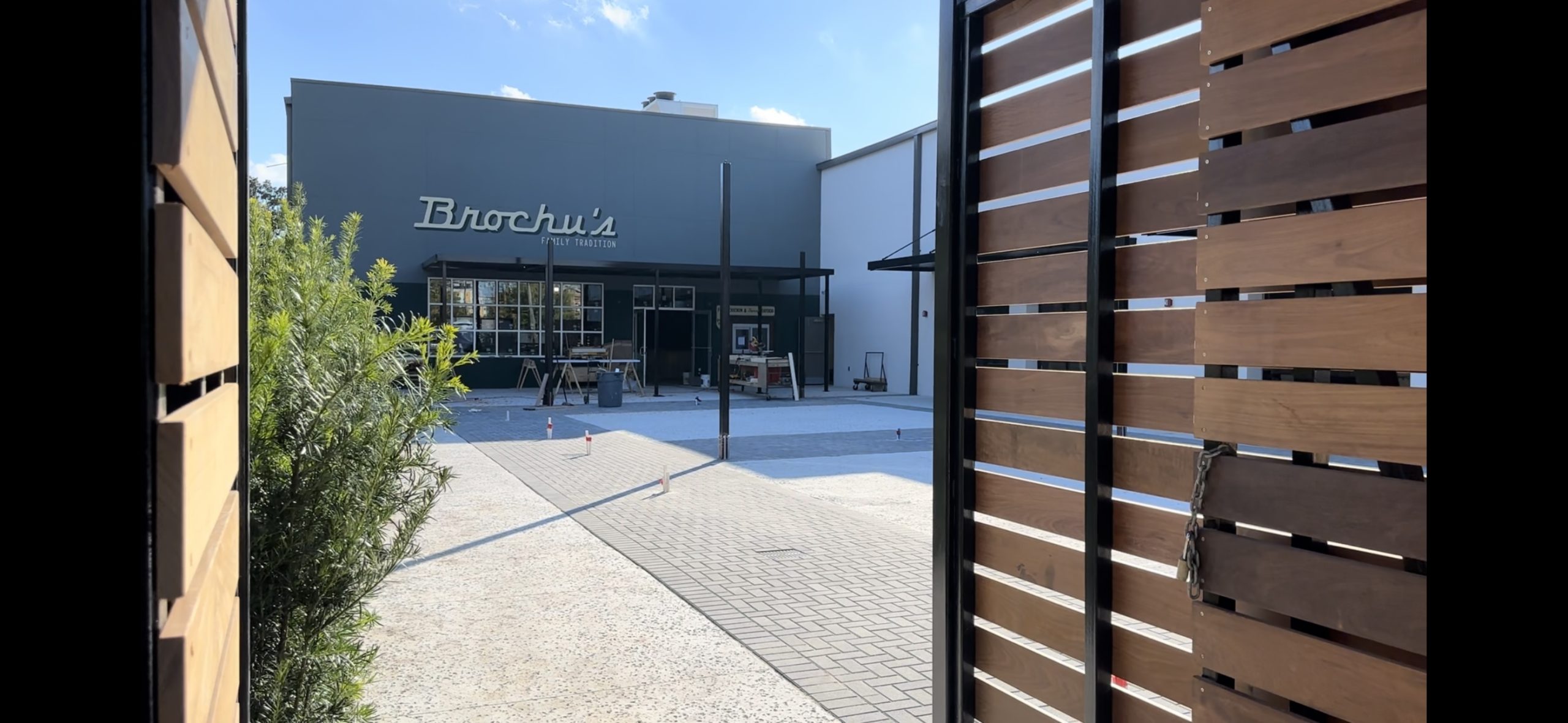 Brochu’s Family Tradition begins dinner service Eat It & Like It